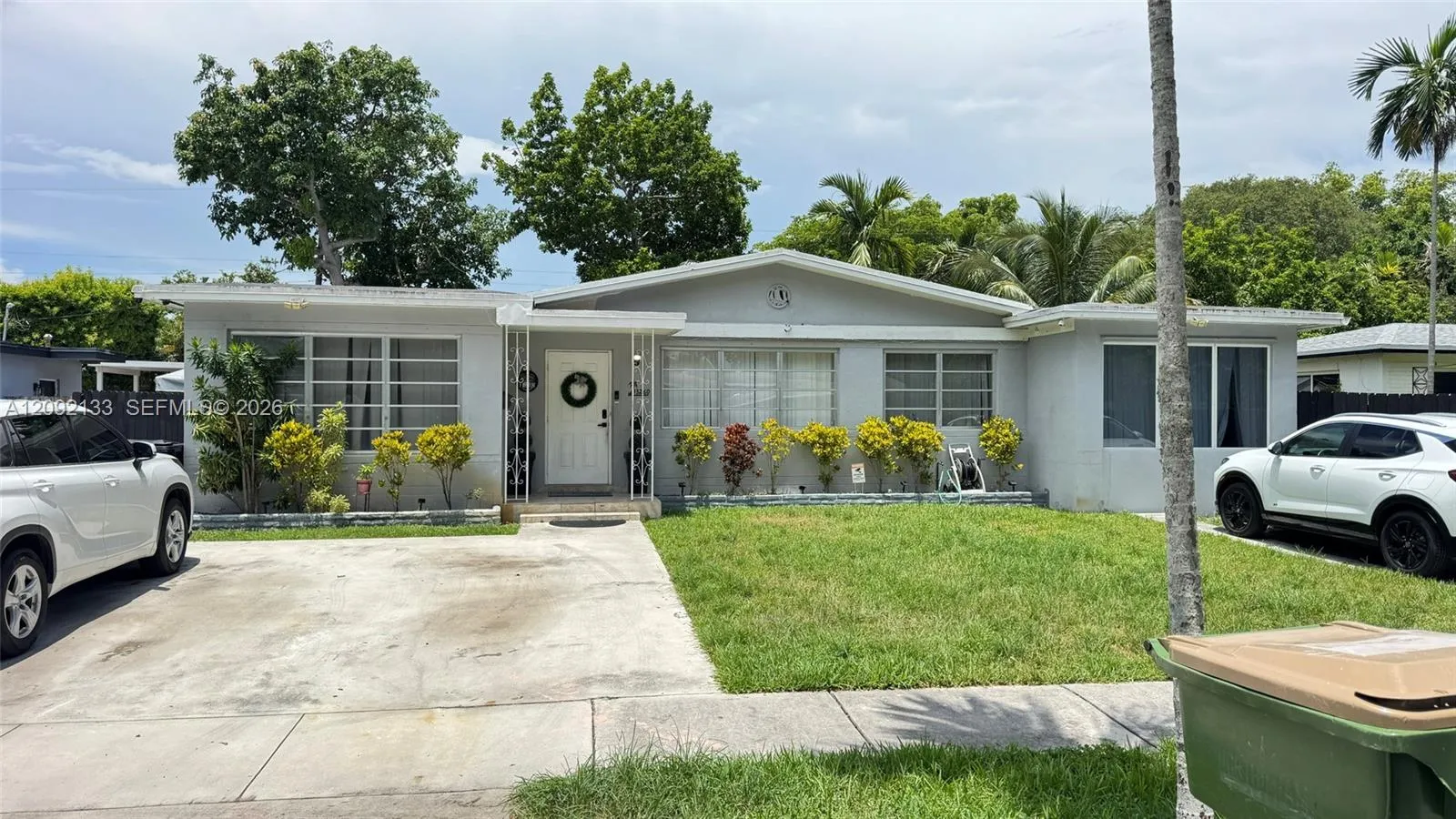 Foto de propiedad en 13260 NE Miami Court, North Miami, FL 33161 North Miami con MLS# 