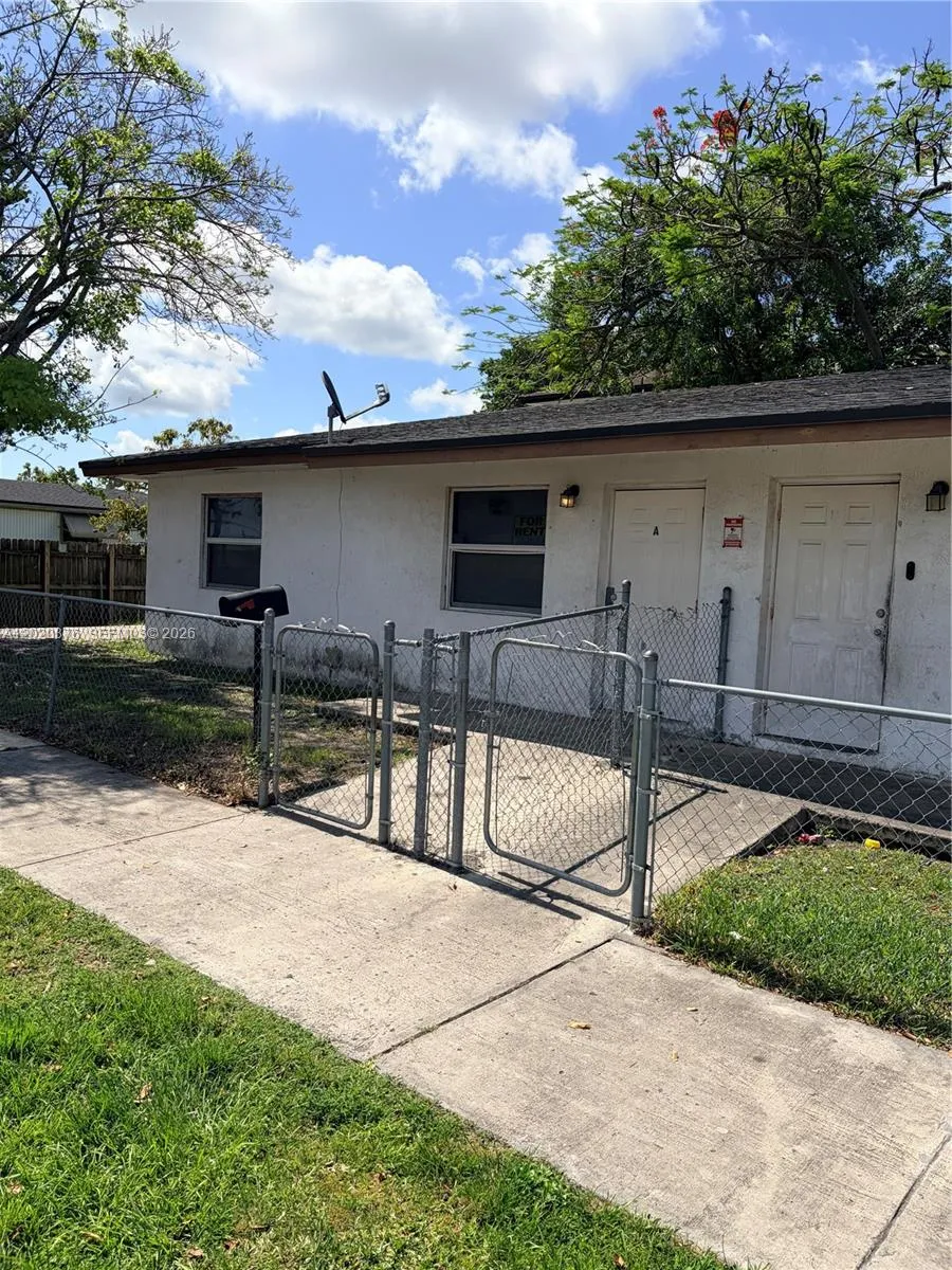 Foto de propiedad en 1329 NW 6 Avenue A, Florida City, FL 33034 Florida City con MLS# 