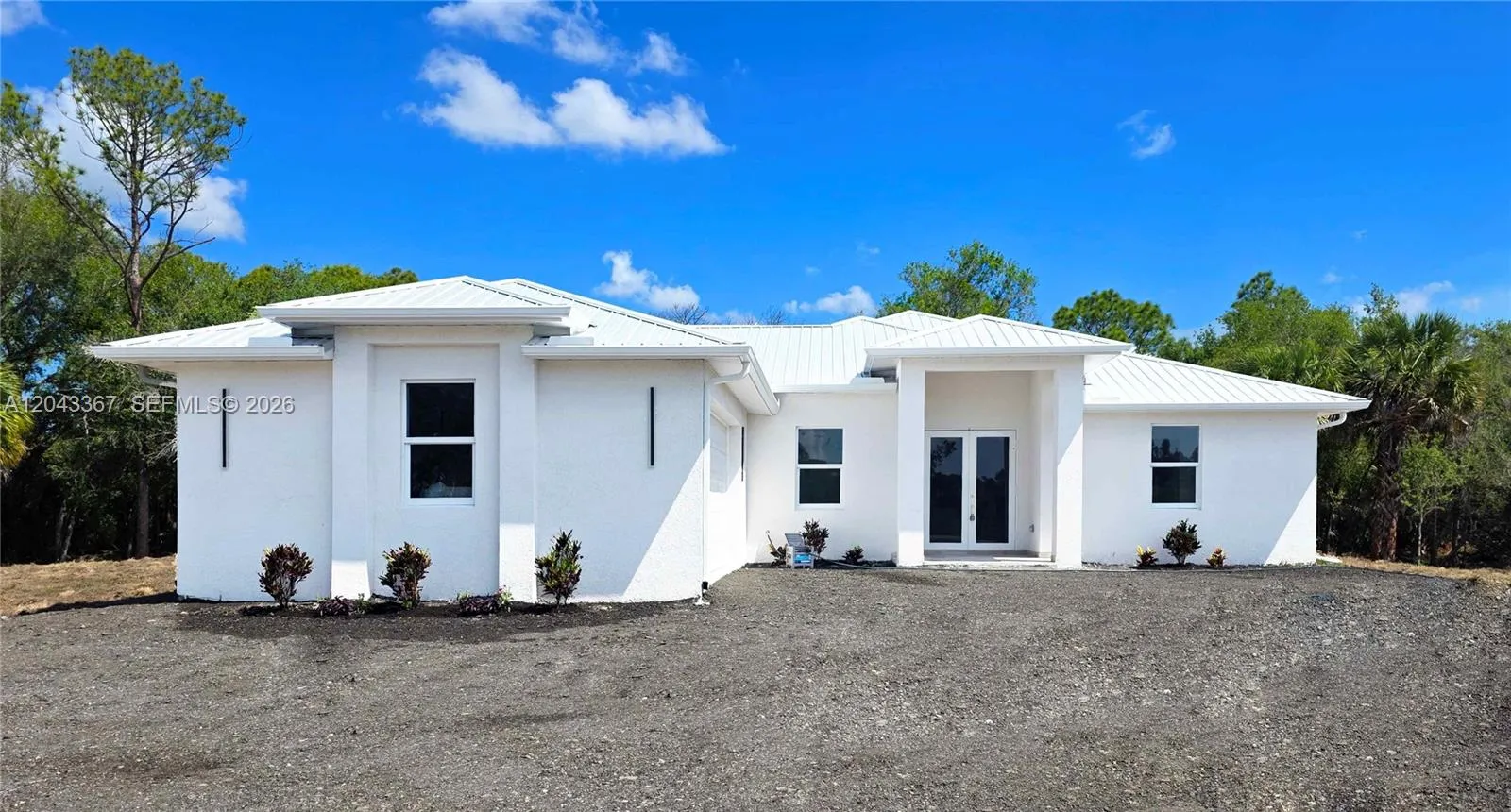 Foto de propiedad en 133 Hunting Club Avenue, Clewiston, FL 33440 Clewiston con MLS# 