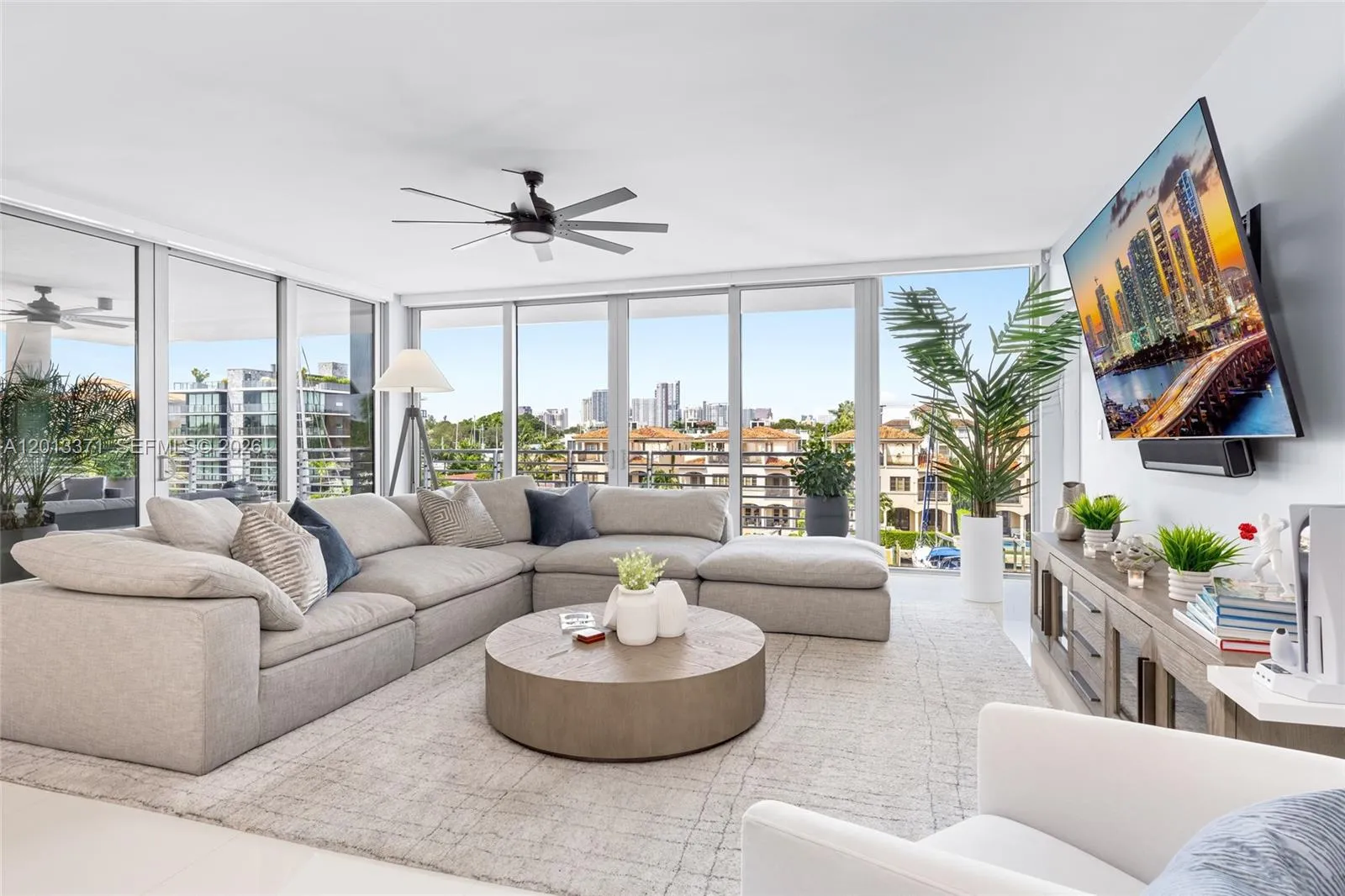 Foto de propiedad en 133 Isle Of Venice Drive 4B, Fort Lauderdale, FL 33301 Fort Lauderdale con MLS# 