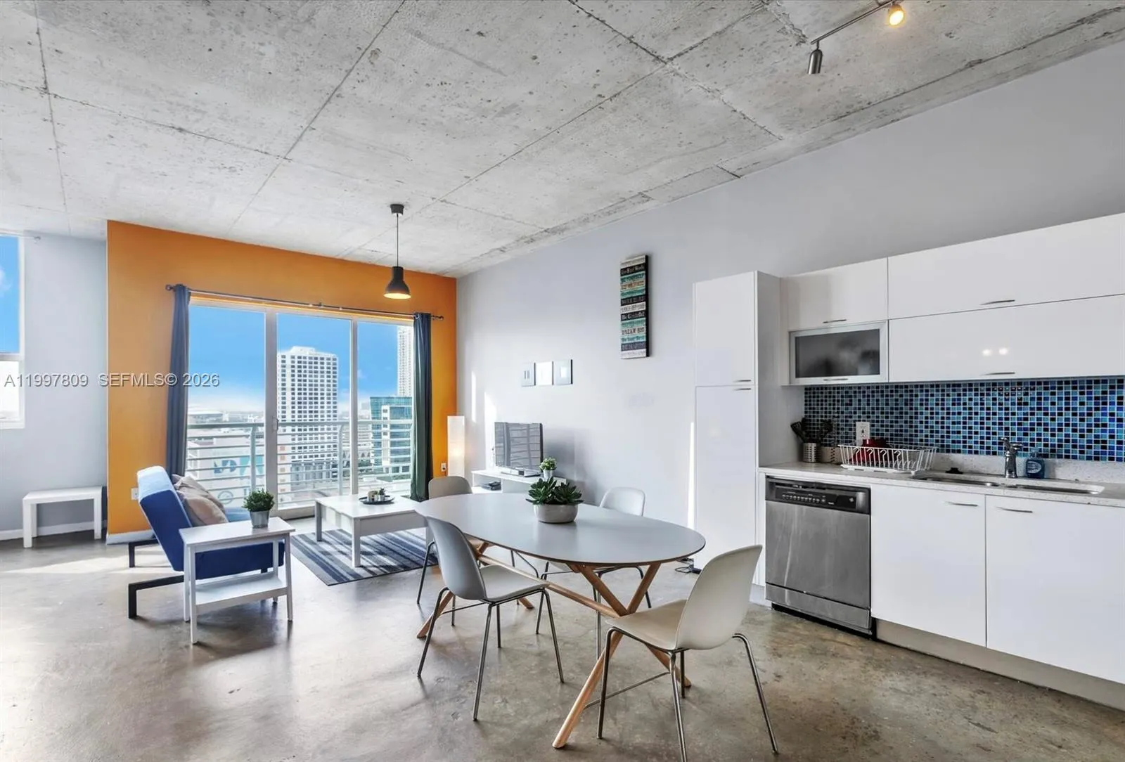 Vendido 133 NE 2nd Avenue 2015, Miami, FL 33132, Miami, FL 33132