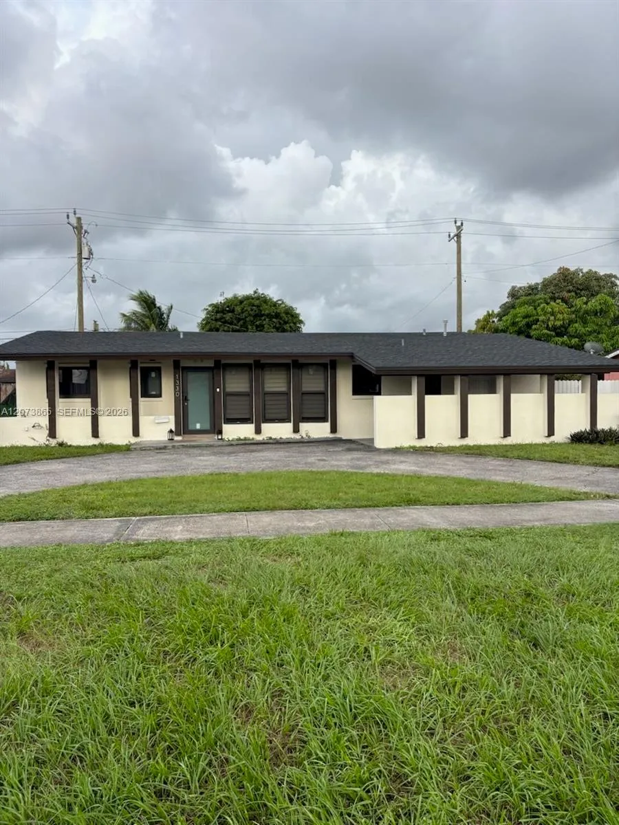 Foto de propiedad en 1330 NW 175th Street, Miami Gardens, FL 33169 Miami Gardens con MLS# 