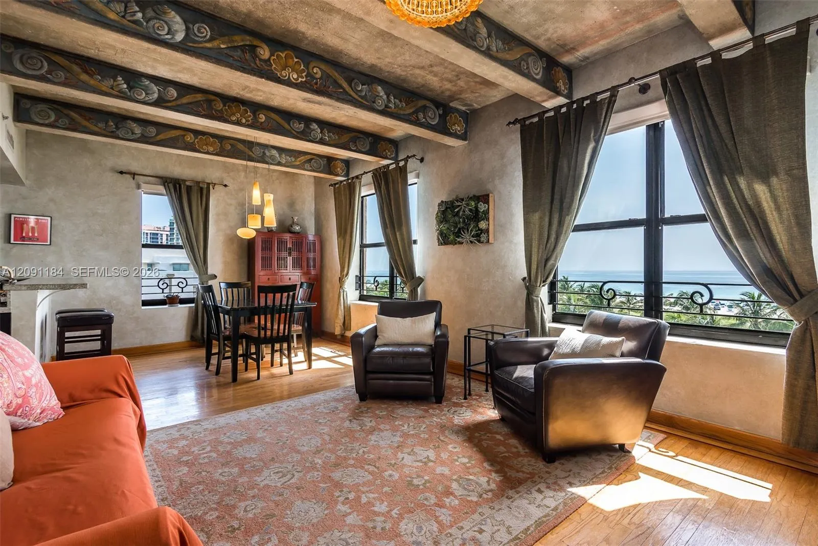 Foto de propiedad en 1330 Ocean Drive R5F, Miami Beach, FL 33139 Miami Beach con MLS# 