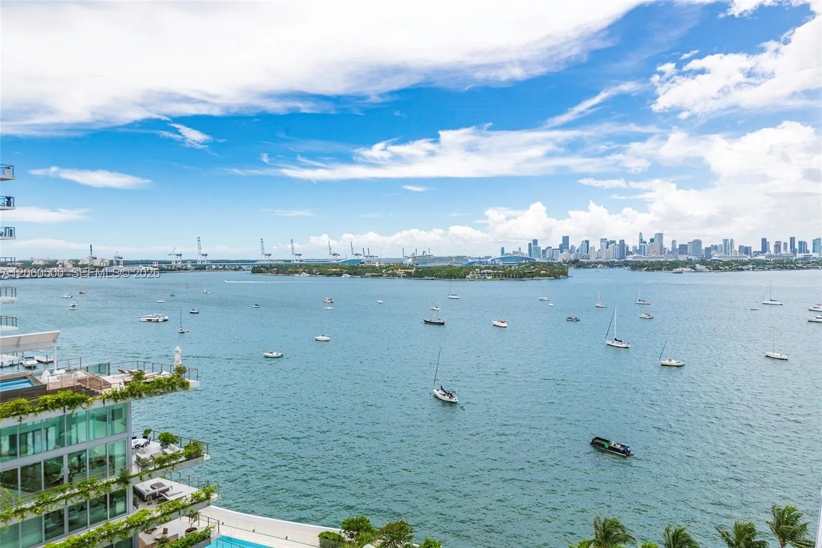 Foto de propiedad en 1330 West Avenue 1406, Miami Beach, FL 33139 Miami Beach con MLS# 