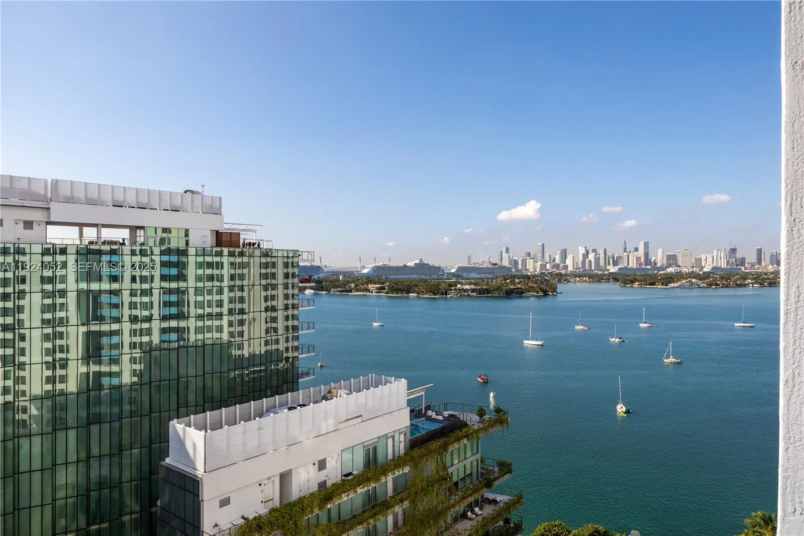 Foto de propiedad en 1330 West Avenue 1712, Miami Beach, FL 33139 Miami Beach con MLS# 