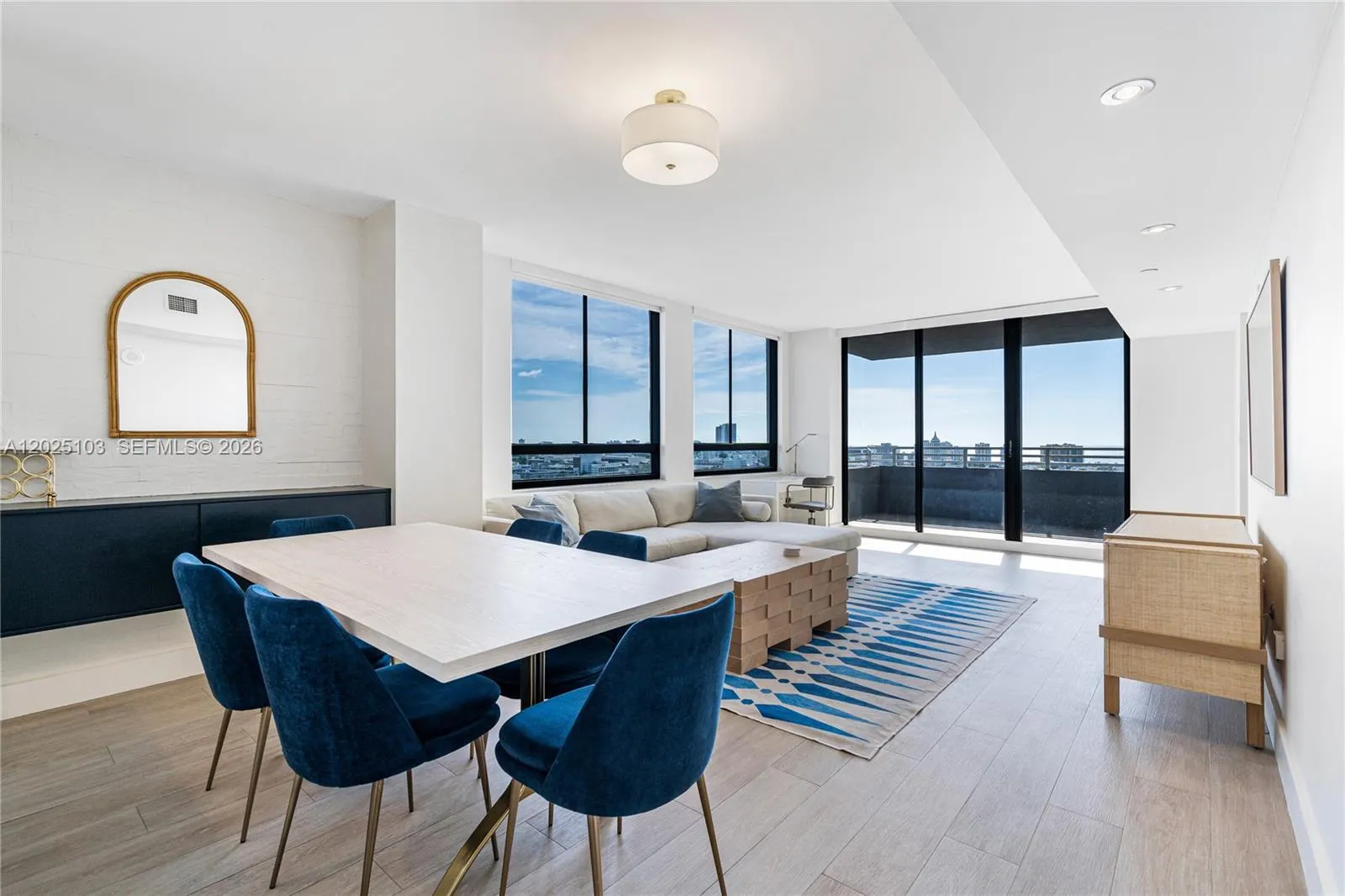 Foto de propiedad en 1330 West Avenue 2107, Miami Beach, FL 33139 Miami Beach con MLS# 