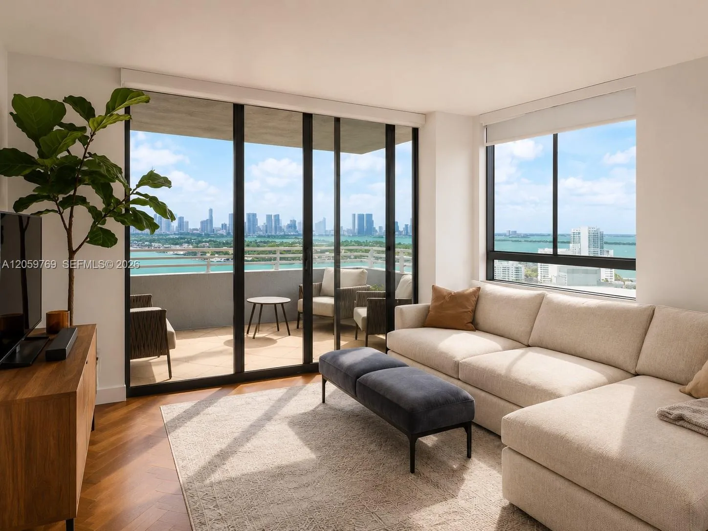 Foto de propiedad en 1330 West Avenue 2601, Miami Beach, FL 33139 Miami Beach con MLS# 