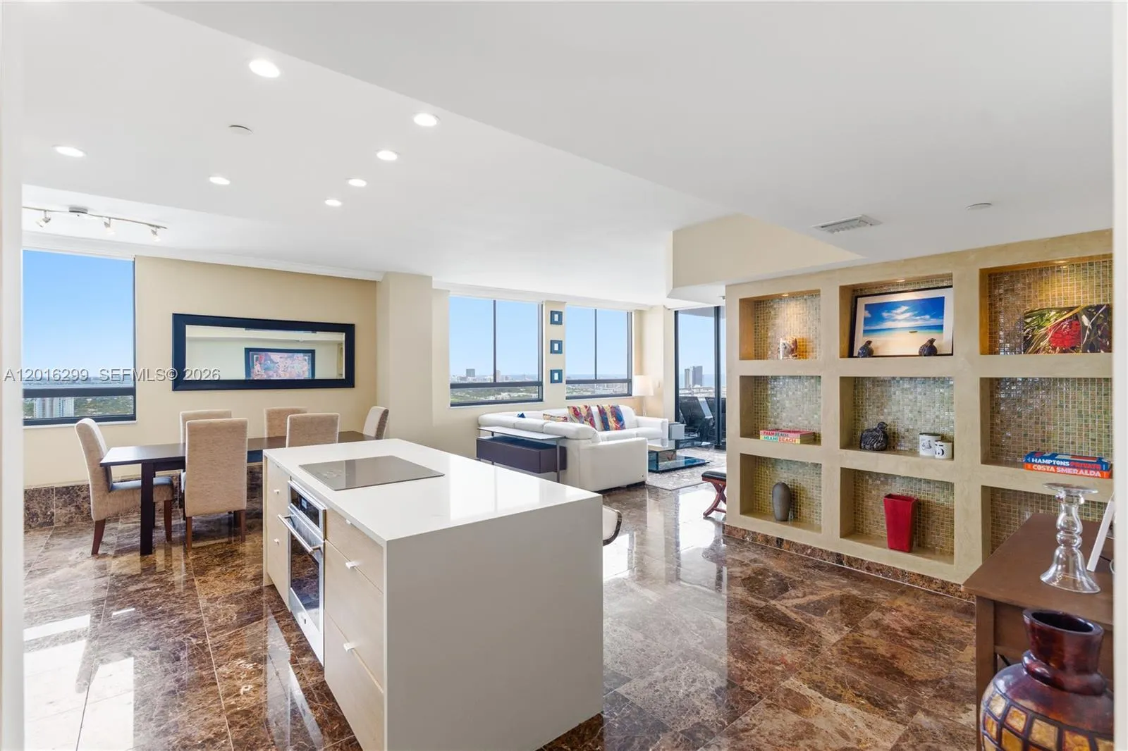 Foto de propiedad en 1330 West Avenue PH05, Miami Beach, FL 33139 Miami Beach con MLS# 