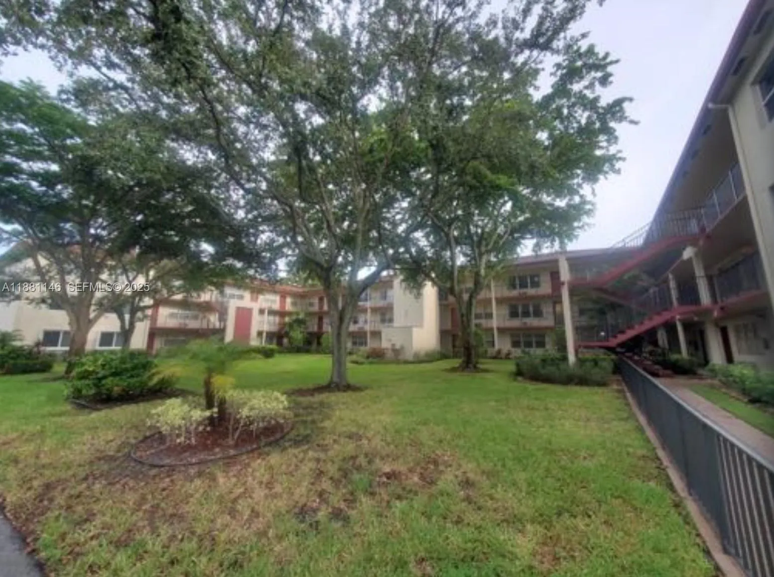 Foto de propiedad en 13300 SW 1st 309O, Pembroke Pines, FL 33027 Pembroke Pines con MLS# 