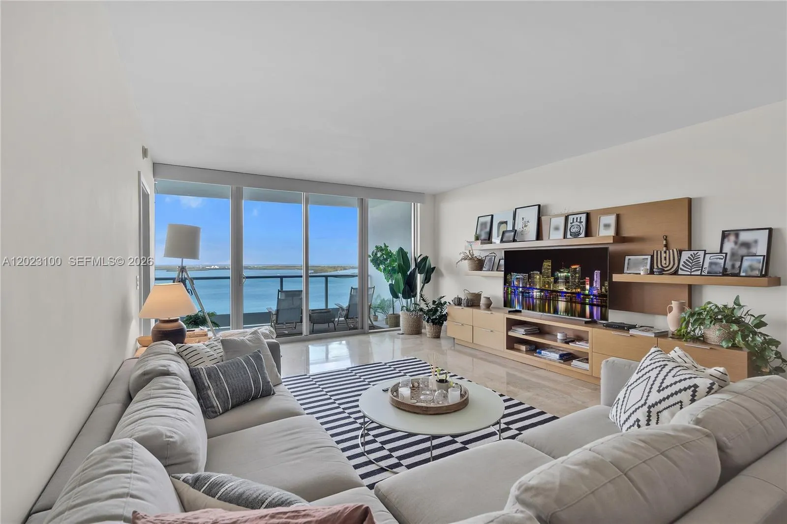 En Renta 1331 Brickell Bay Drive 2007, Miami, FL 33131, Miami, FL 33131