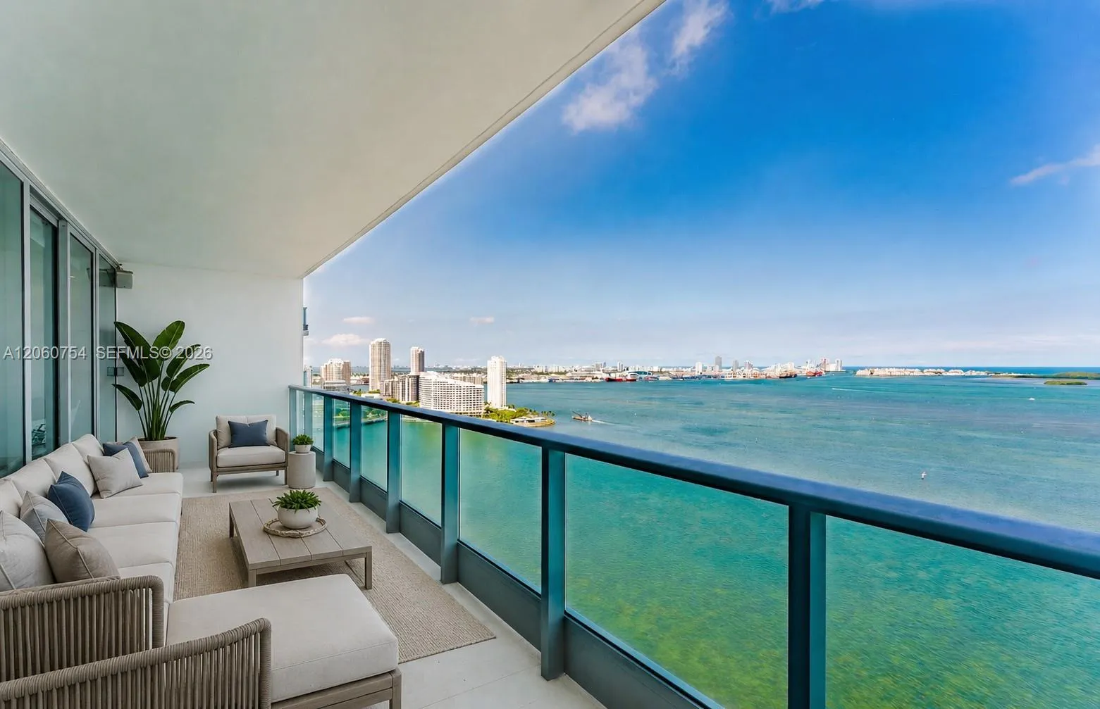 Foto de propiedad en 1331 Brickell Bay Drive 2805, Miami, FL 33131 Miami con MLS# 