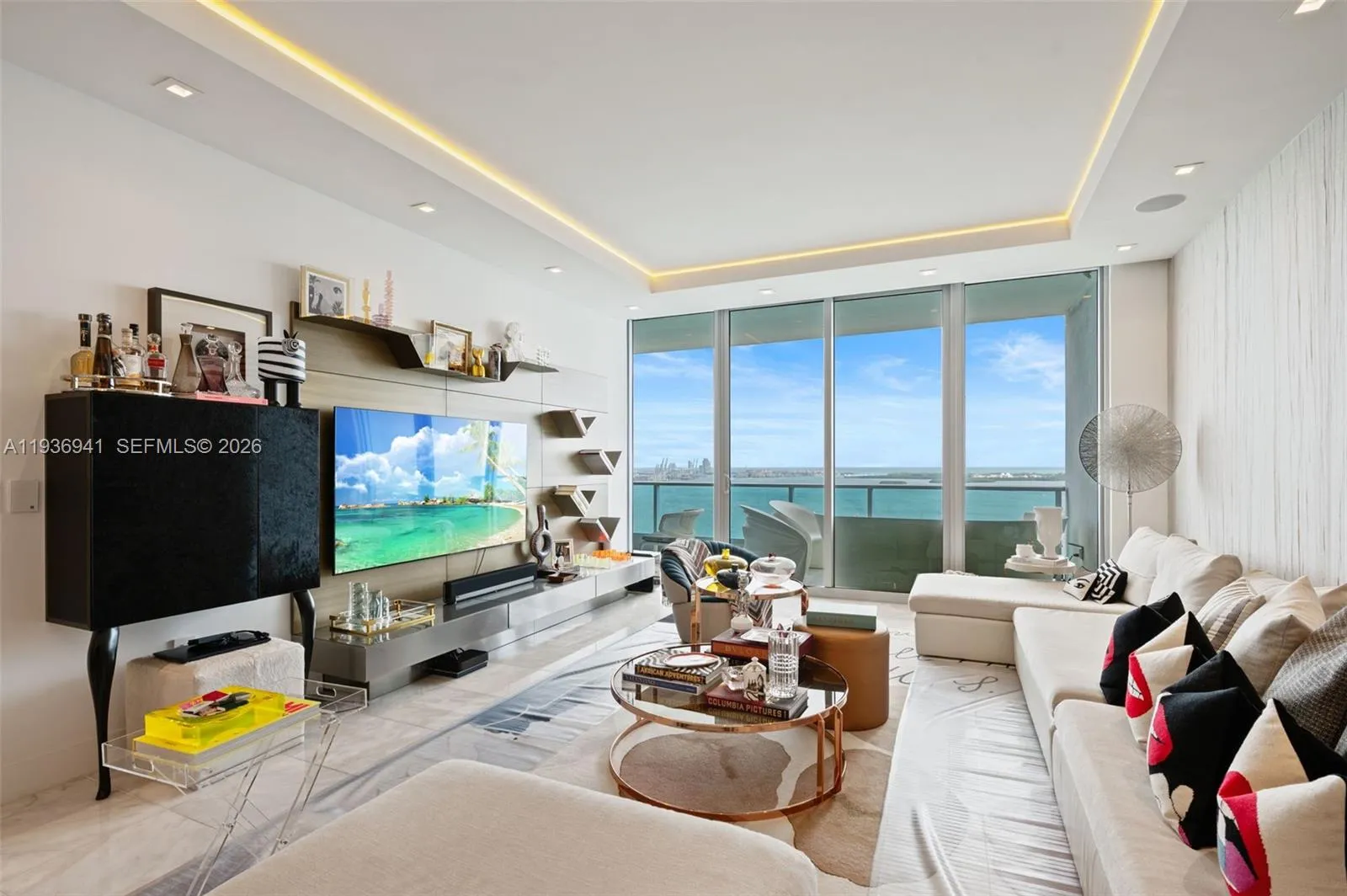 Foto de propiedad en 1331 Brickell Bay Drive 2907, Miami, FL 33131 Miami con MLS#