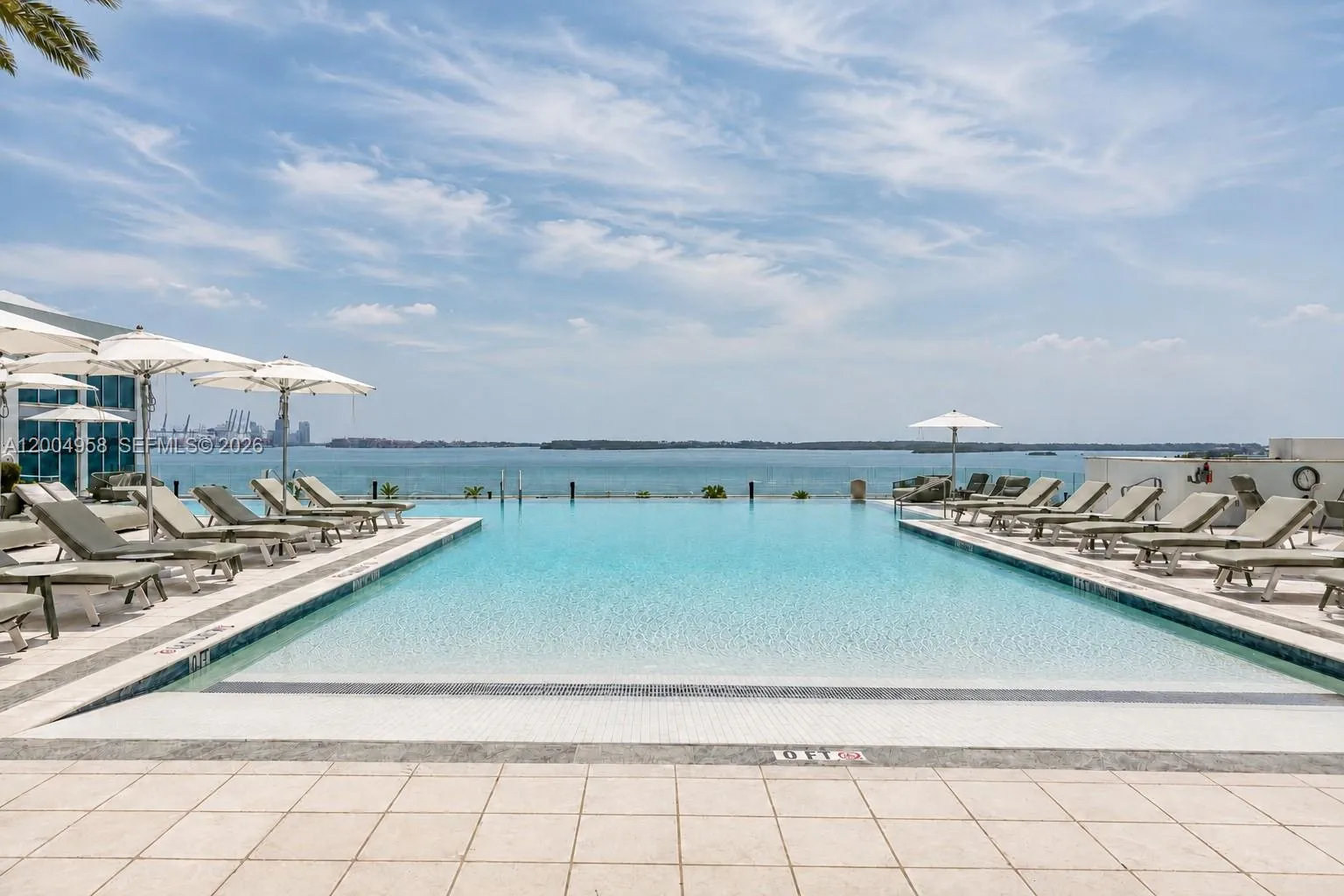 Foto de propiedad en 1331 Brickell Bay Drive 302, Miami, FL 33131 Miami con MLS# 