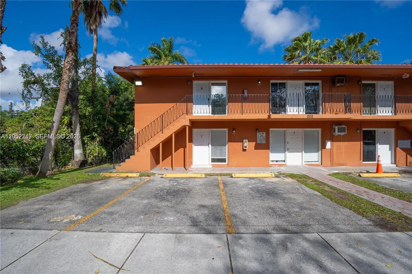 Foto de propiedad en 1333 NW 15th Street 2, Miami, FL 33125 Miami con MLS# 