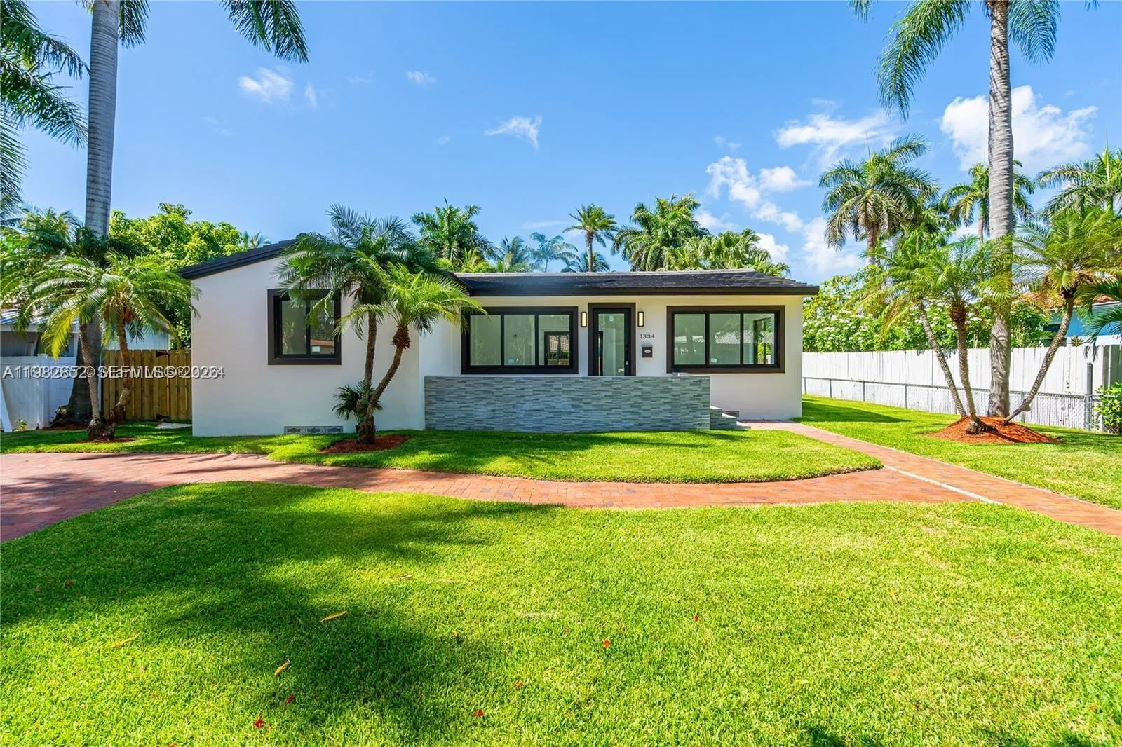 Vendido 1334 Madison Street, Hollywood, FL 33019, Hollywood, FL 33019