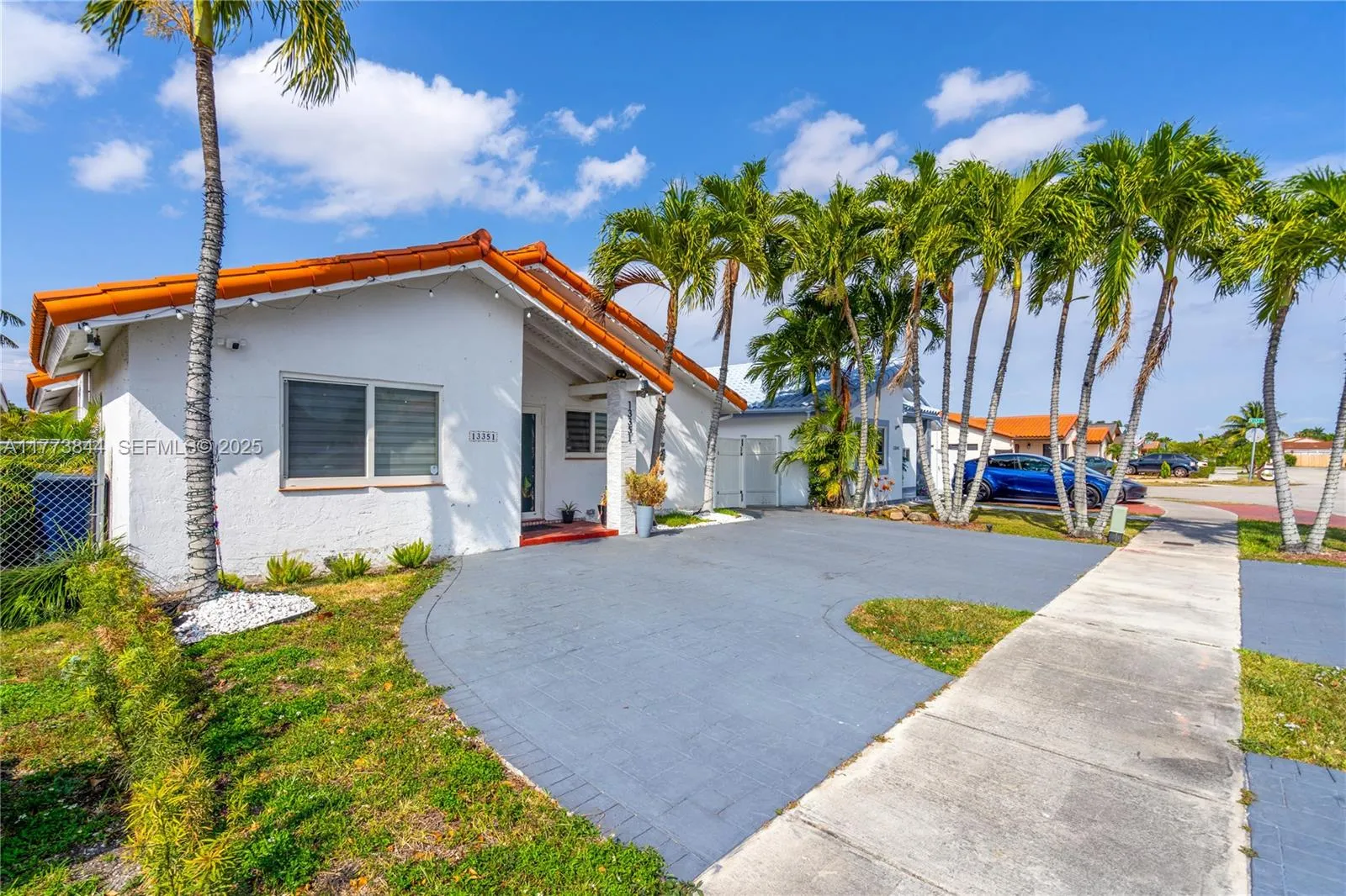 Foto de propiedad en 13351 SW 27th Street, Miami, FL 33175 Miami con MLS# 