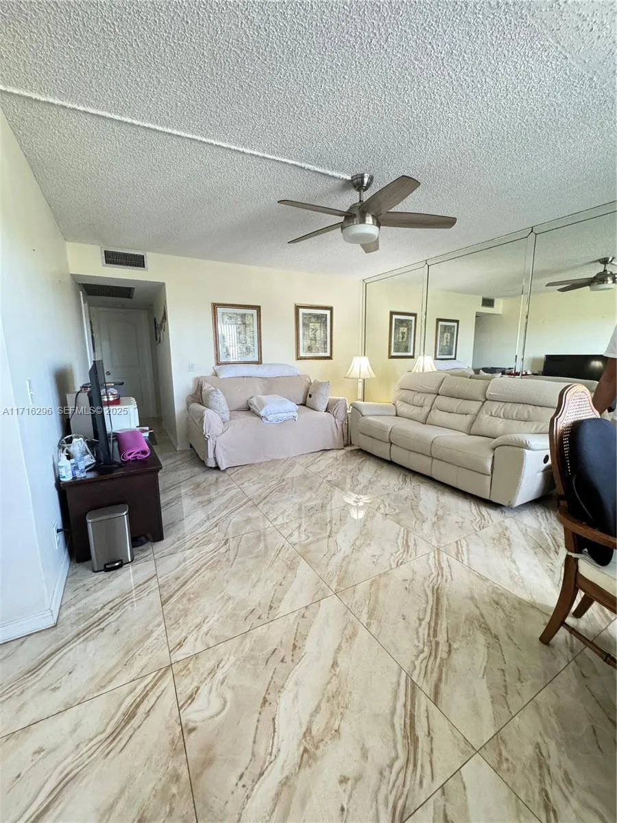 Foto de propiedad en 13355 SW 9th Court 314H, Pembroke Pines, FL 33027 Pembroke Pines con MLS# 