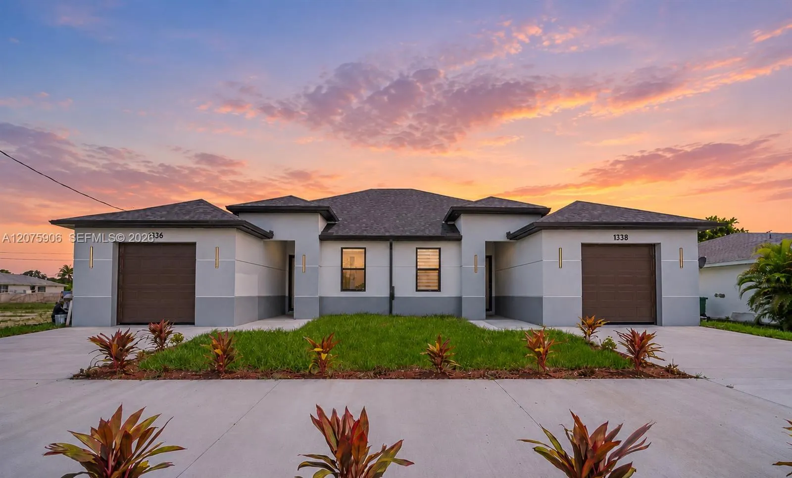 Foto de propiedad en 1336/1338 Diplomat Parkway E, Cape Coral, FL 33909 Cape Coral con MLS# 