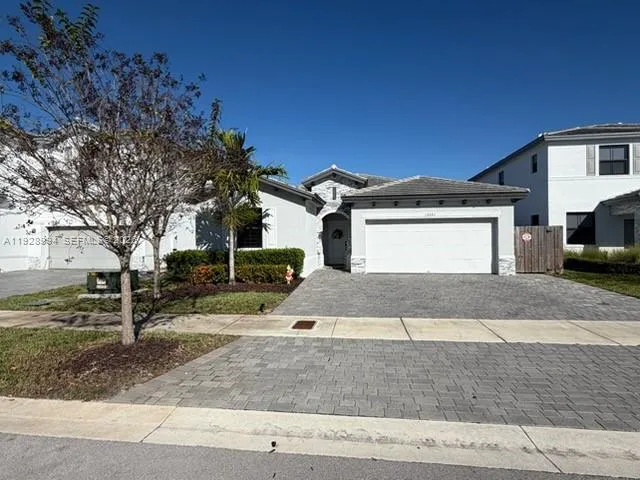 Foto de propiedad en 13361 SW 284th Terrace, Homestead, FL 33033 Homestead con MLS# 