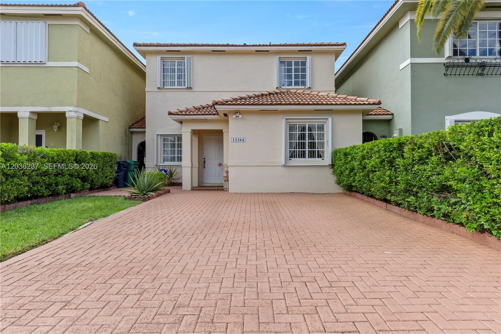 Foto de propiedad en 13364 SW 143rd Street, Miami, FL 33186 Miami con MLS# 