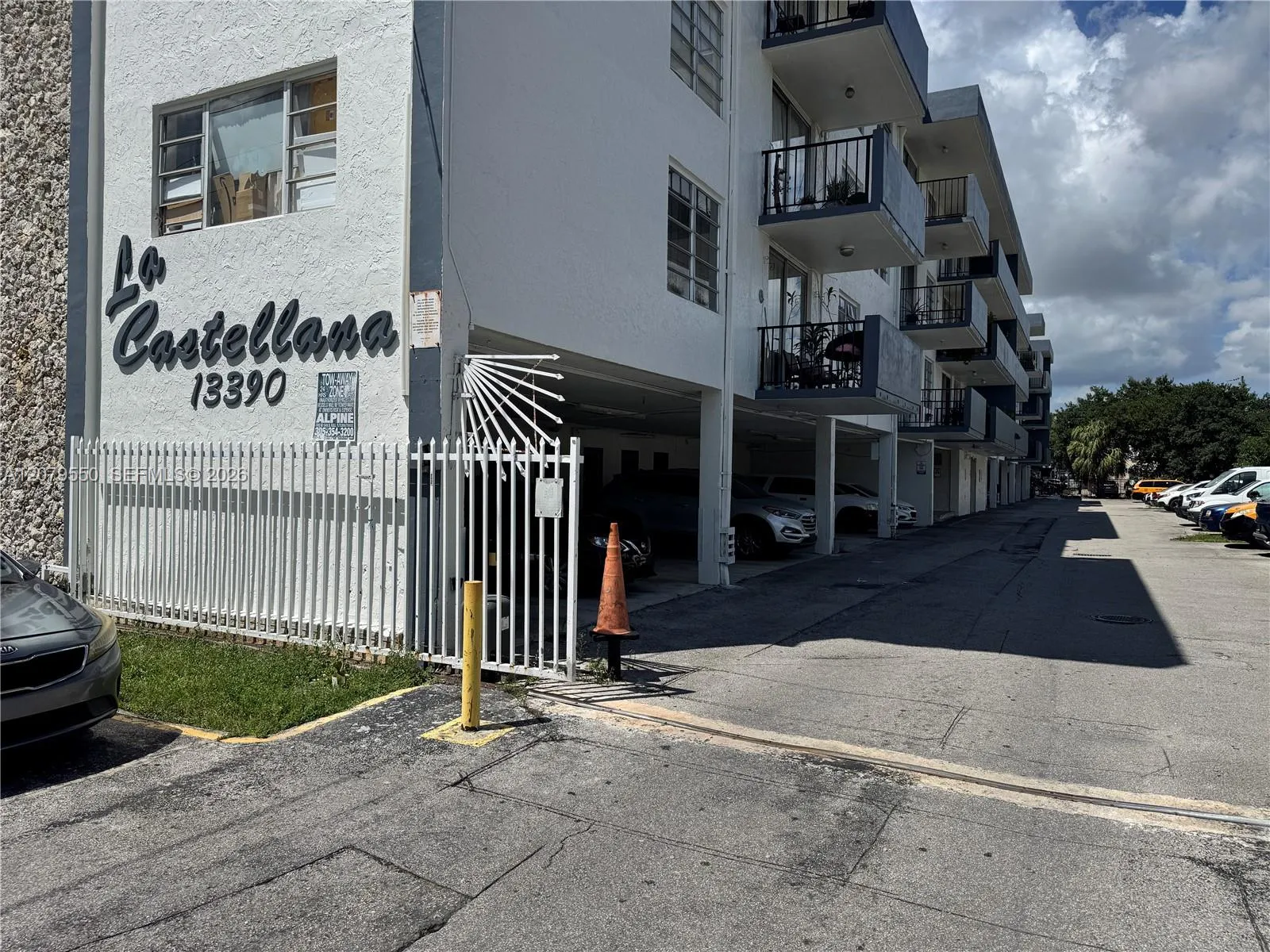 Foto de propiedad en 13390 NE 7th Avenue 214, North Miami, FL 33161 North Miami con MLS# 