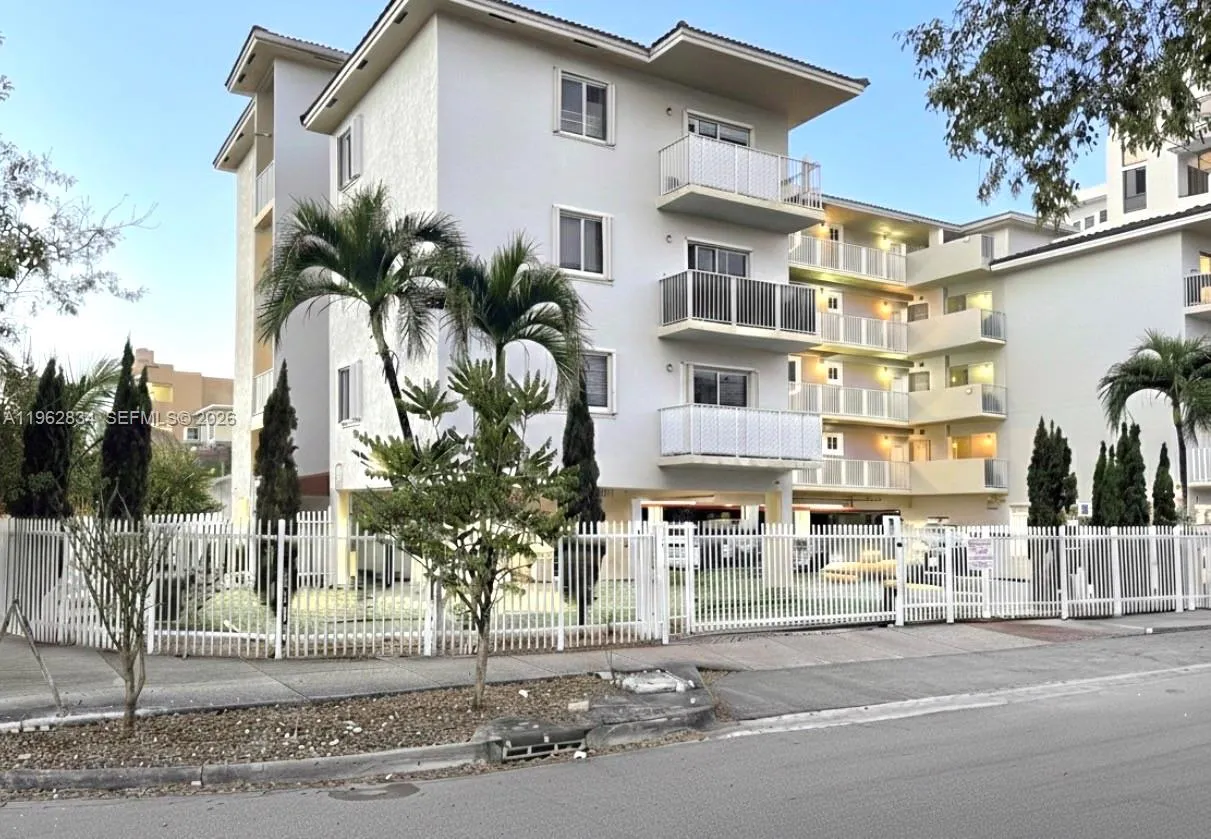Foto de propiedad en 134 SW 7th Avenue 404, Miami, FL 33130 Miami con MLS# 