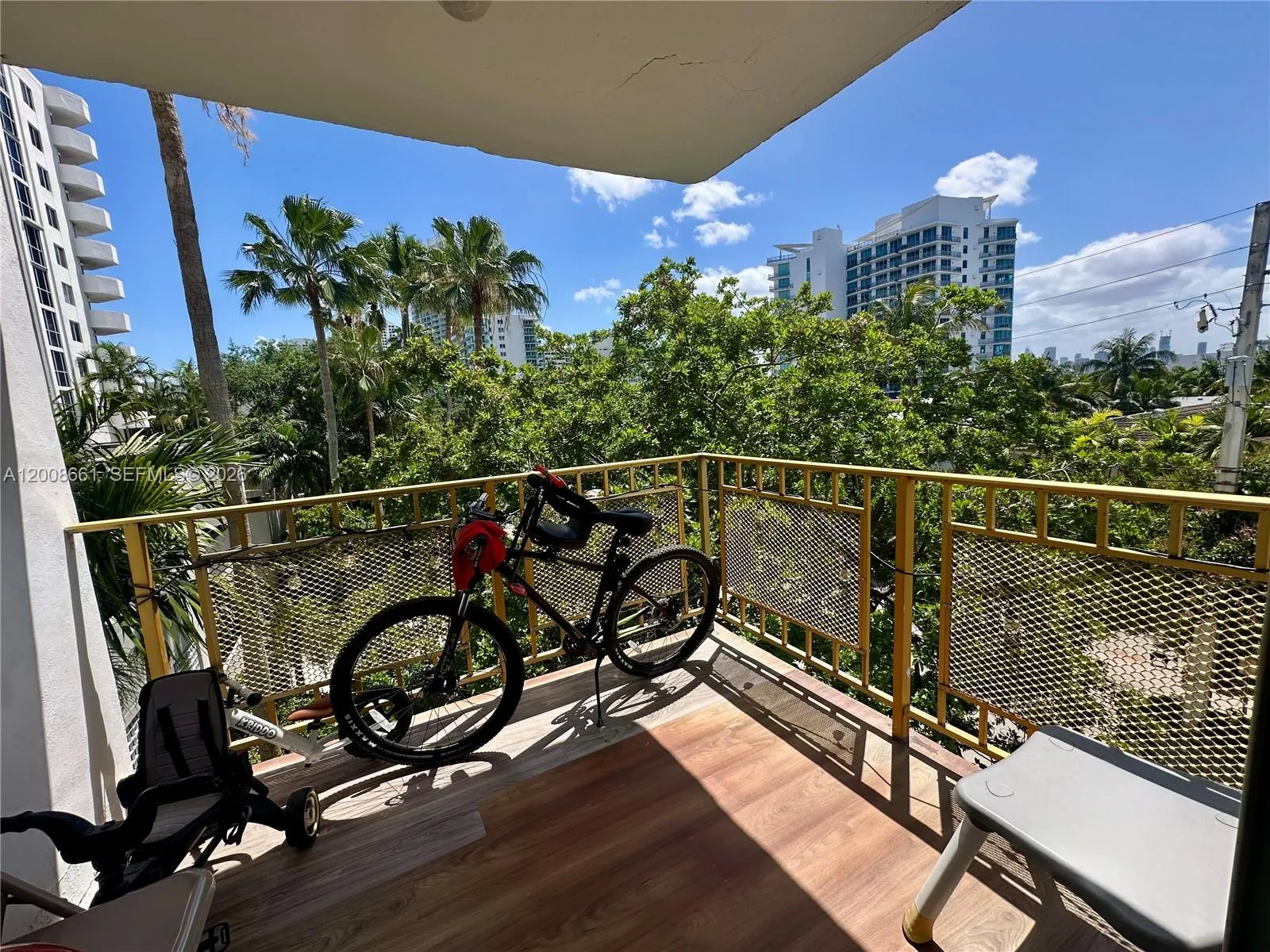Foto de propiedad en 1340 Lincoln Road 400, Miami Beach, FL 33139 Miami Beach con MLS# 