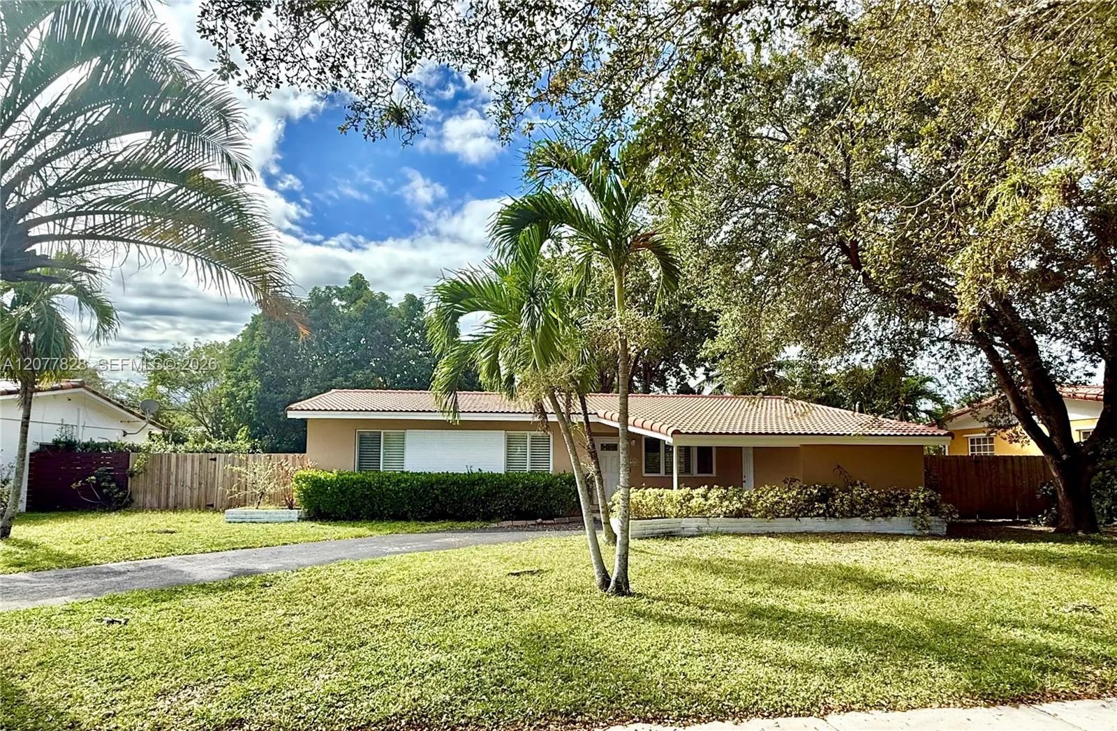 Foto de propiedad en 1340 Miami Springs Avenue o, Miami Springs, FL 33166 Miami Springs con MLS# 