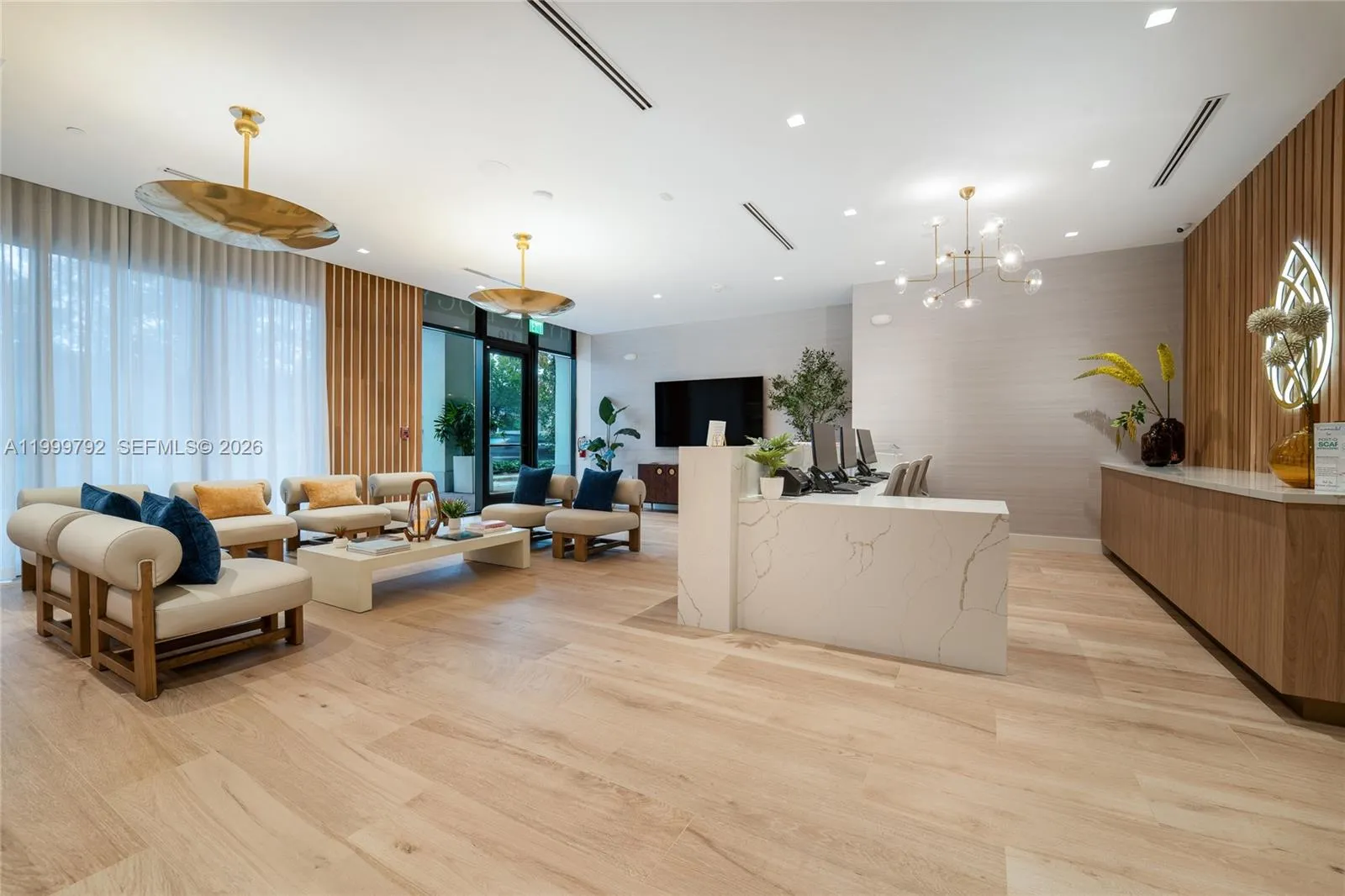 Foto de propiedad en 1340 S Dixie Highway, Coral Gables, FL 33146 Coral Gables con MLS# 