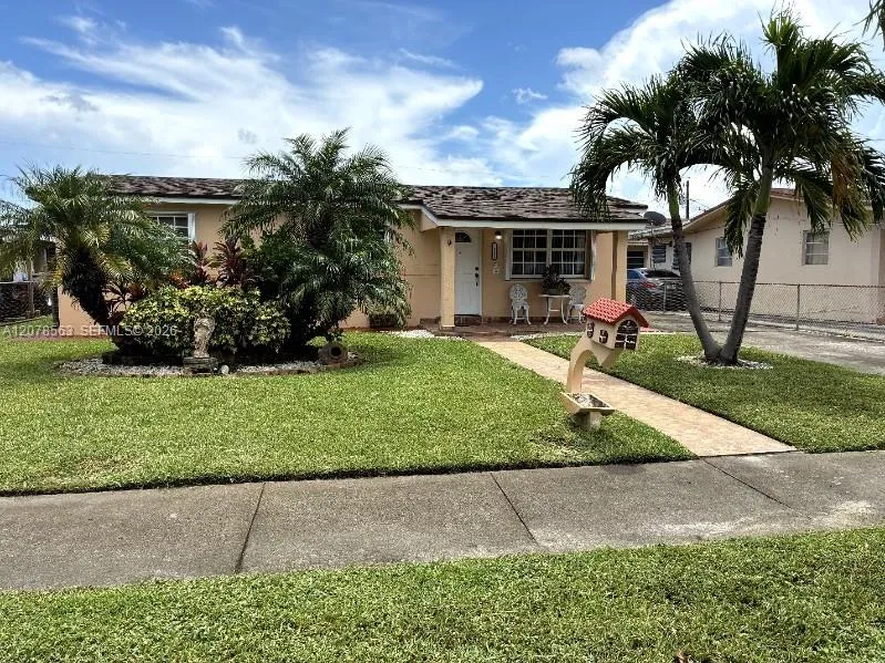 En Venta 1340 W 36th Street, Hialeah, FL 33012, Hialeah, FL 33012
