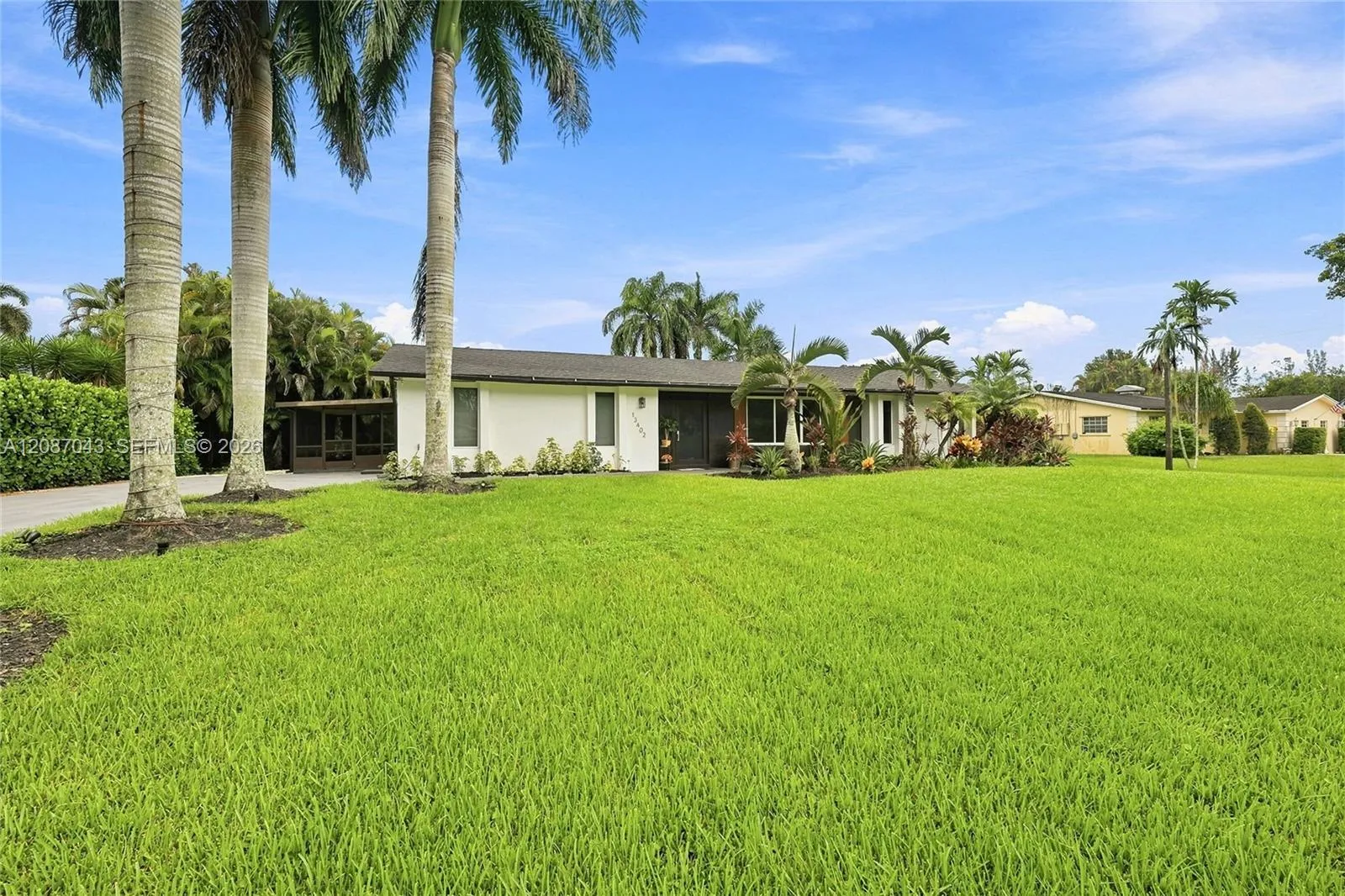 Foto de propiedad en 13402 SW 29th Street, Davie, FL 33330 Davie con MLS# 
