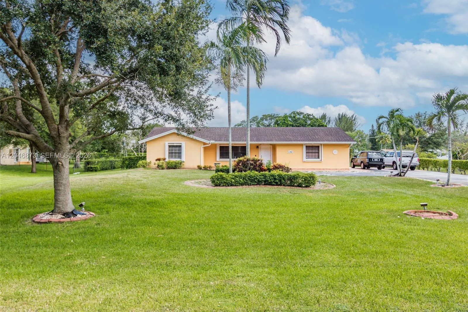 Foto de propiedad en 13450 SW 26th Street, Davie, FL 33325 Davie con MLS# 