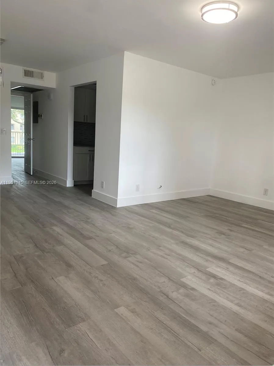 En Renta 13455 SW 9th Court 203J, Pembroke Pines, FL 33027, Pembroke Pines, FL 33027