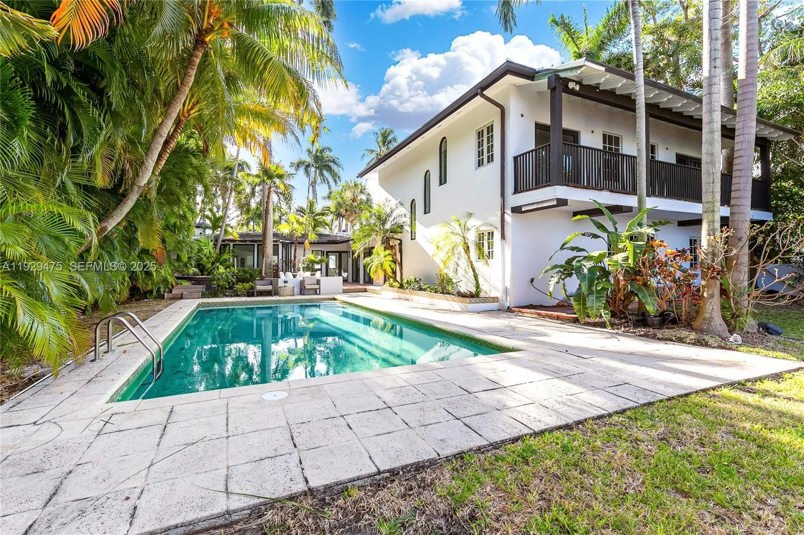 Foto de propiedad en 1349 Middle River Drive, Fort Lauderdale, FL 33308 Fort Lauderdale con MLS# 