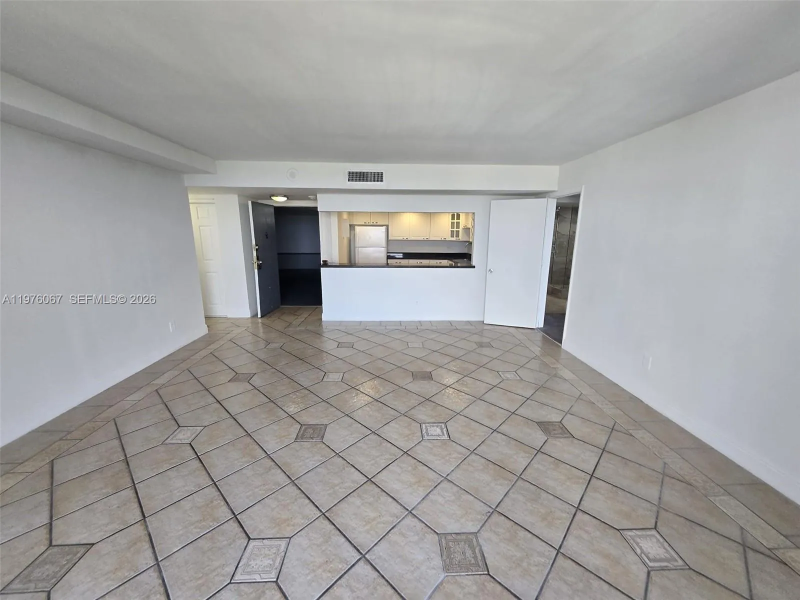 Foto de propiedad en 13499 Biscayne Boulevard 1505, North Miami, FL 33181 North Miami con MLS# 