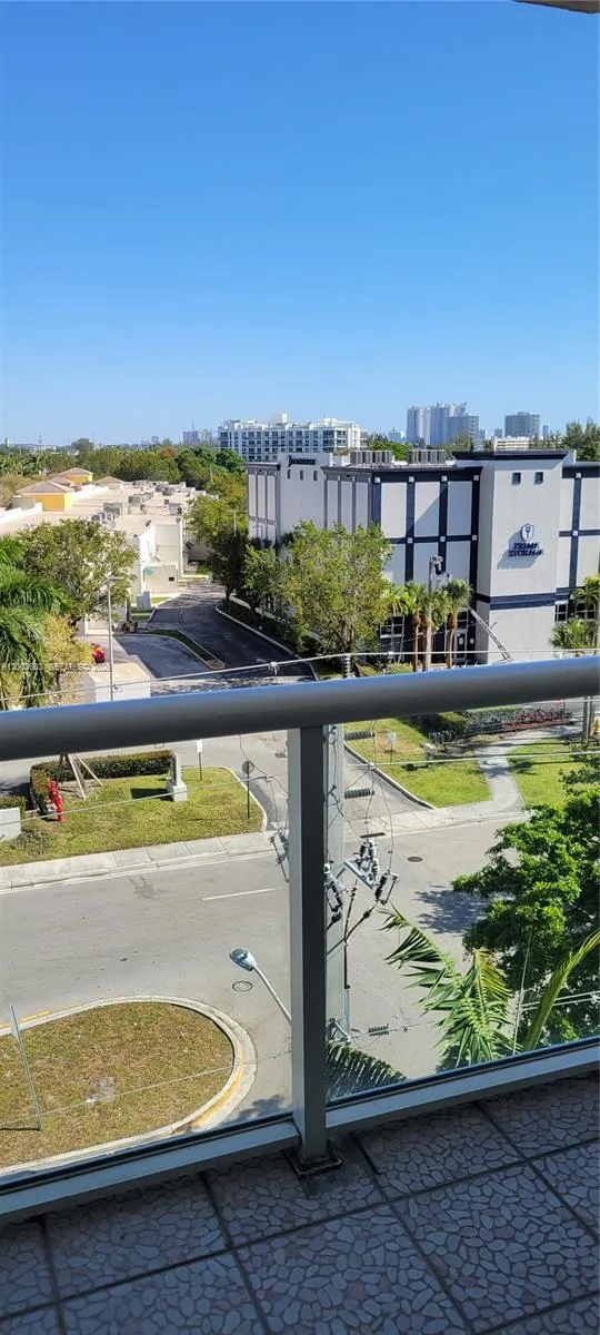 En Renta 13499 Biscayne Boulevard 511, North Miami, FL 33181, North Miami, FL 33181