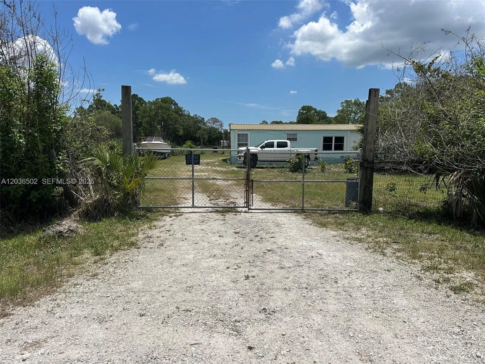 Foto de propiedad en 135 S Hacienda, Clewiston, FL 33440 Clewiston con MLS# 