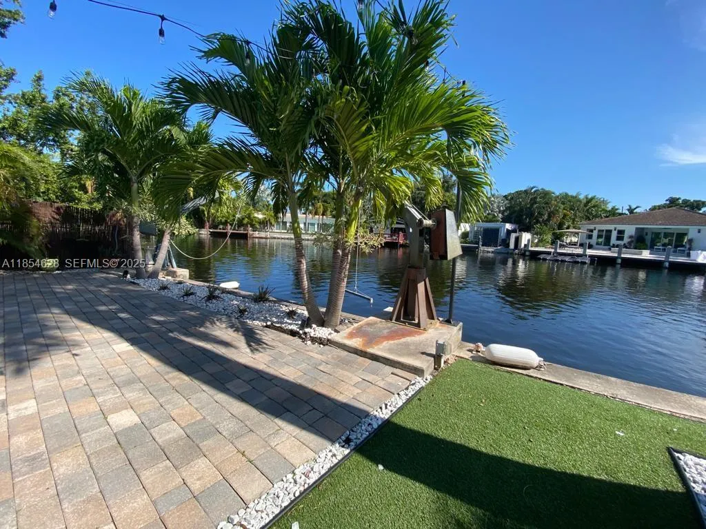 Foto de propiedad en 1350 NE 30th Street 0, Oakland Park, FL 33334 Oakland Park con MLS# 