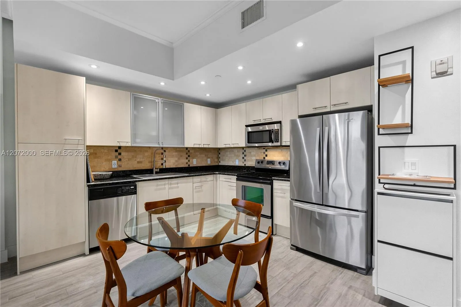 Foto de propiedad en 1350 NW 8th Court A2-4, Miami, FL 33136 Miami con MLS# 