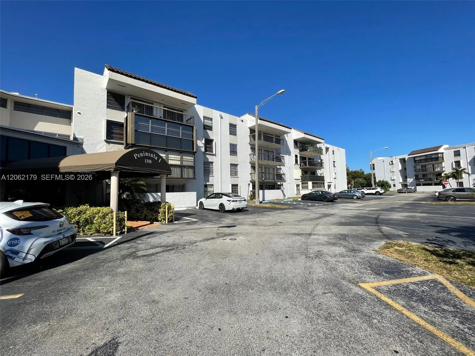Foto de propiedad en 1350 SW 122nd Avenue 212, Miami, FL 33184 Miami con MLS# 