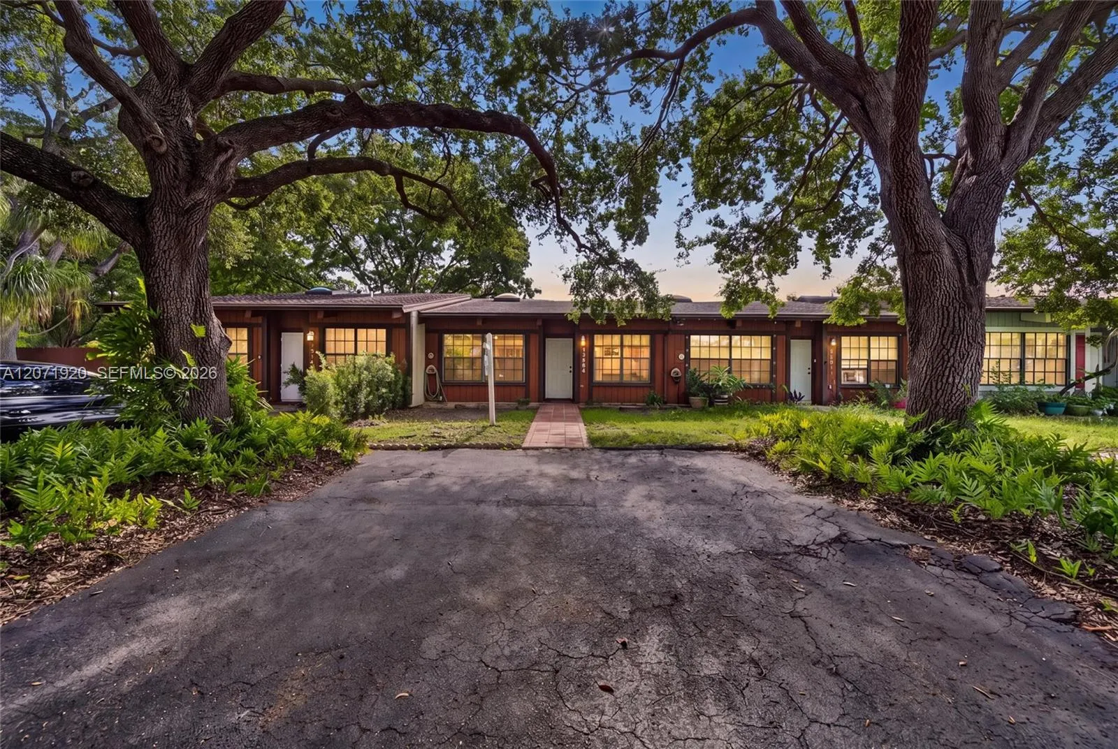 En Venta 13504 SW 102nd Lane, Miami, FL 33186, Miami, FL 33186