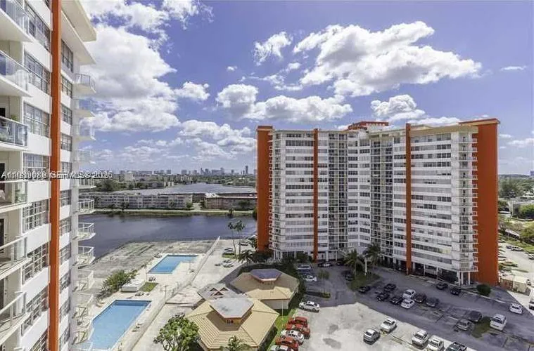 Alquilada 1351 NE Miami Gardens Drive 1723E, Miami, FL 33179, Miami, FL 33179