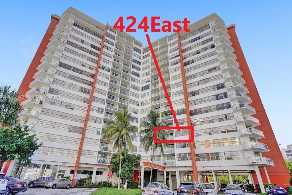 Foto de propiedad en 1351 NE Miami Gardens Drive 424E, Miami, FL 33179 Miami con MLS# 