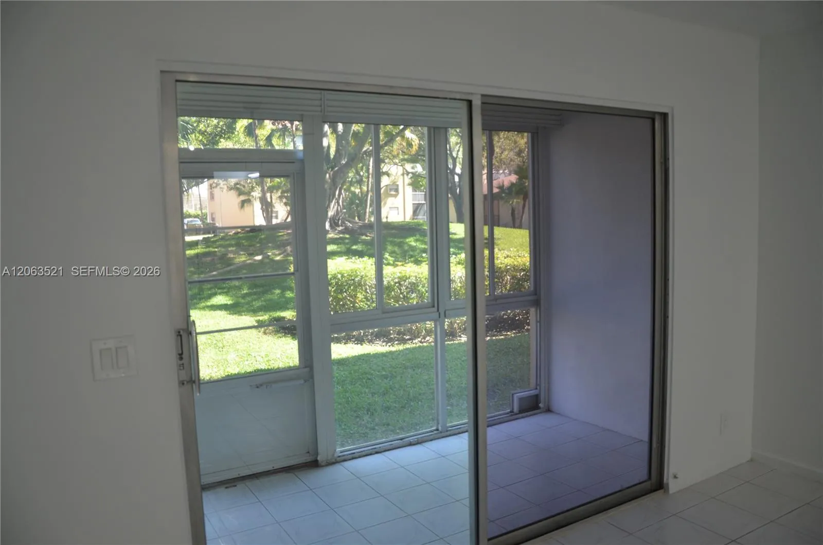 Foto de propiedad en 1351 SW 125th Avenue 103S, Pembroke Pines, FL 33027 Pembroke Pines con MLS# 