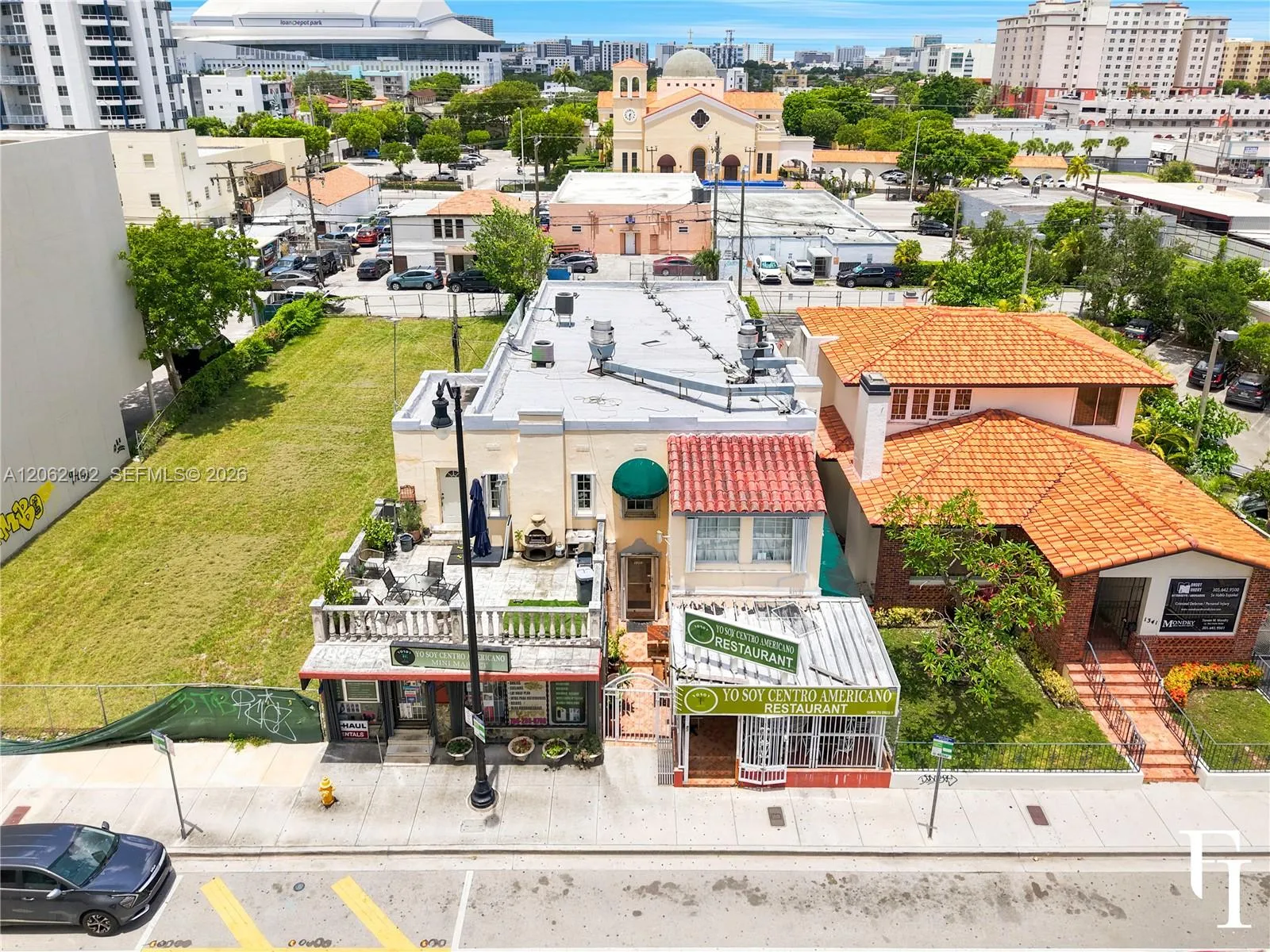 Foto de propiedad en 1353 SW 1st Street, Miami, FL 33135 Miami con MLS# 