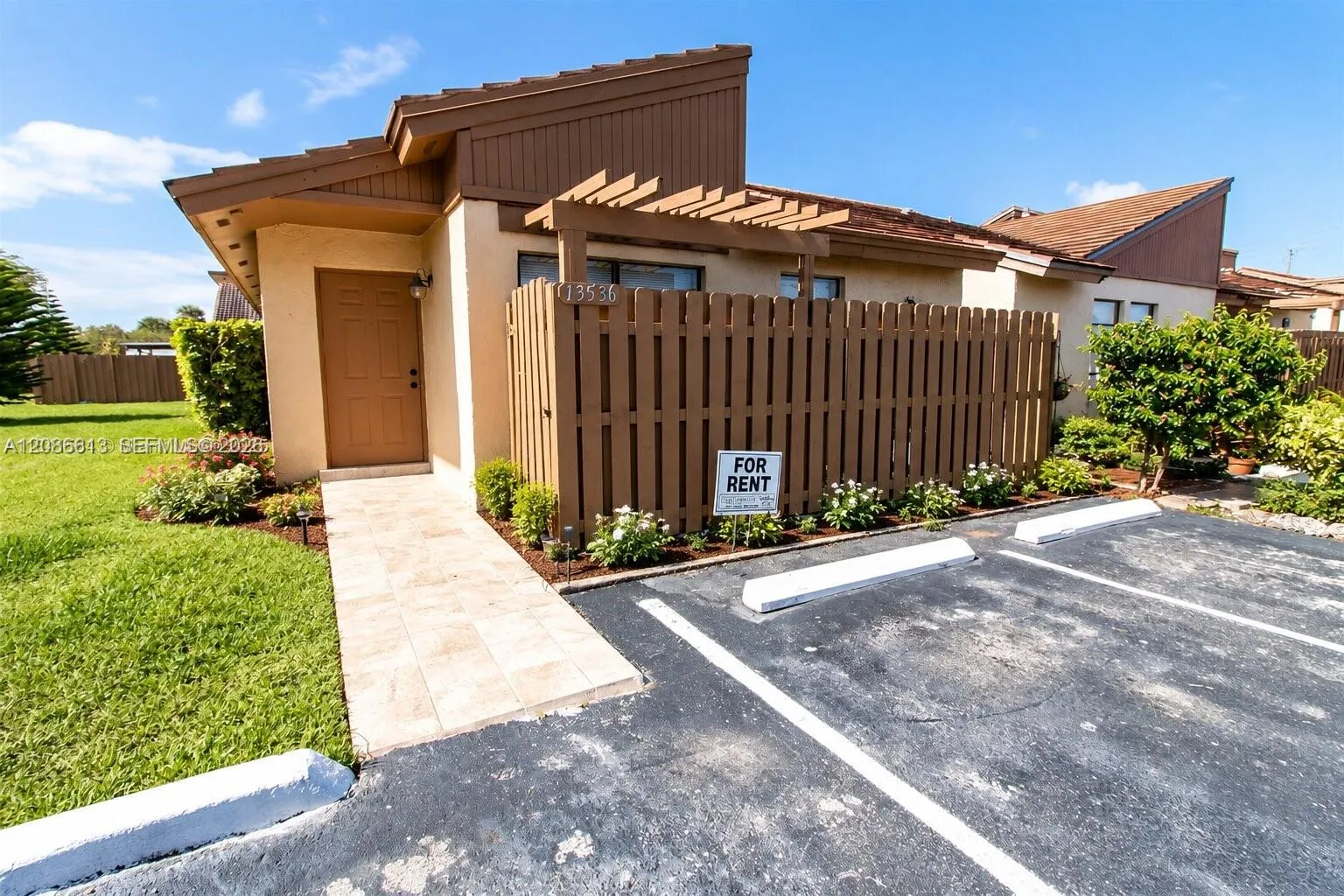 En Renta 13536 SW 11th Lane, Miami, FL 33184, Miami, FL 33184