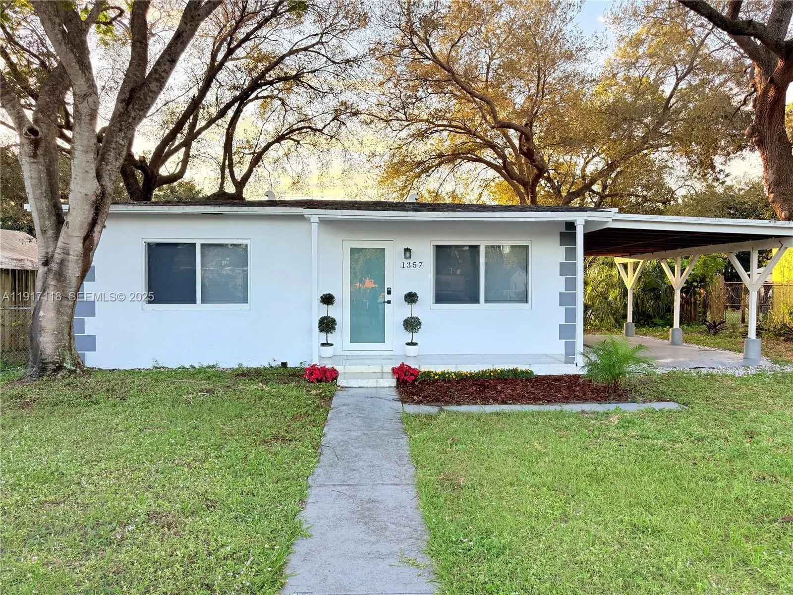 Foto de propiedad en 1357 SW 22nd Terrace, Fort Lauderdale, FL 33312 Fort Lauderdale con MLS# 