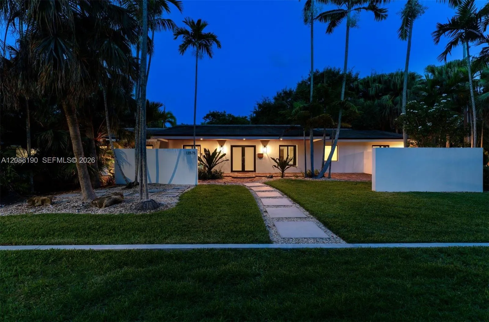 En Venta 13575 SW 72nd Court, Pinecrest, FL 33156, Pinecrest, FL 33156