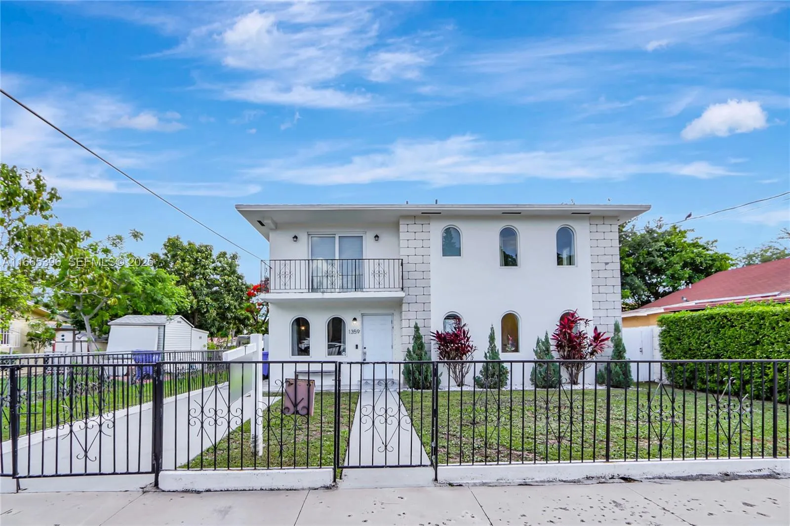 Foto de propiedad en 1359 SW 11th Street, Miami, FL 33135 Miami con MLS# 