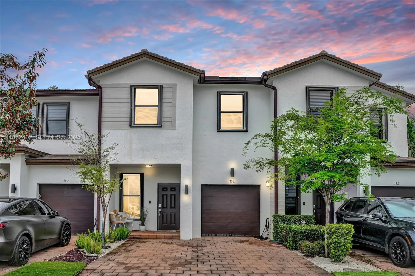 Foto de propiedad en 136 SW 185th Way, Pembroke Pines, FL 33029 Pembroke Pines con MLS# 